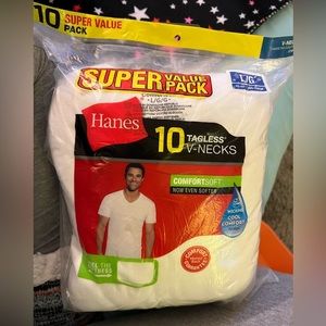Hanes Men’s Large V-Neck Tagless T-Shirts *10 PACK*
